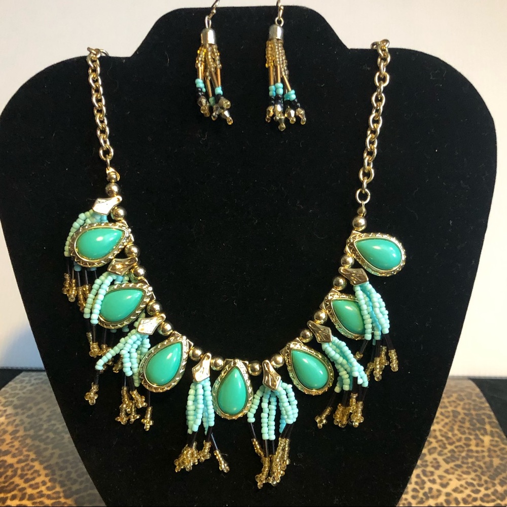 NWT Necklace & Earring Set - Beautiful combination of colors/textures